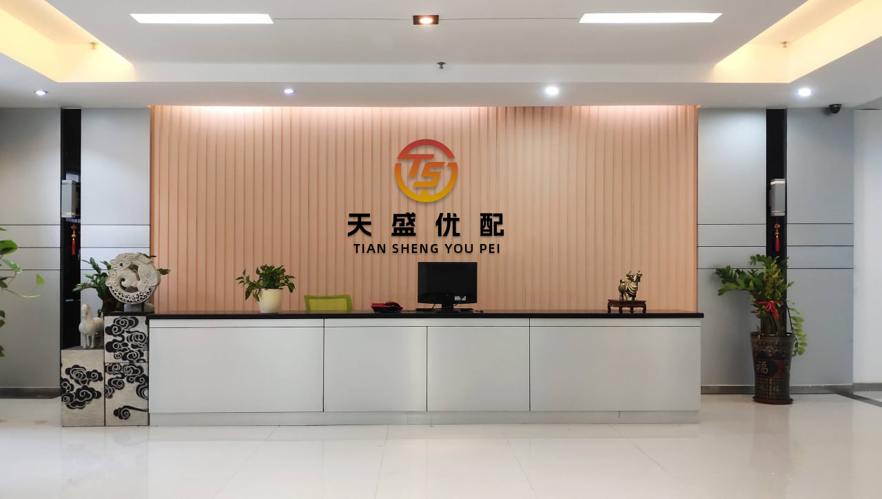 天牛配资 中年女人别穿短裤、短裙，夏季这么穿更时髦得体，碾压同龄人